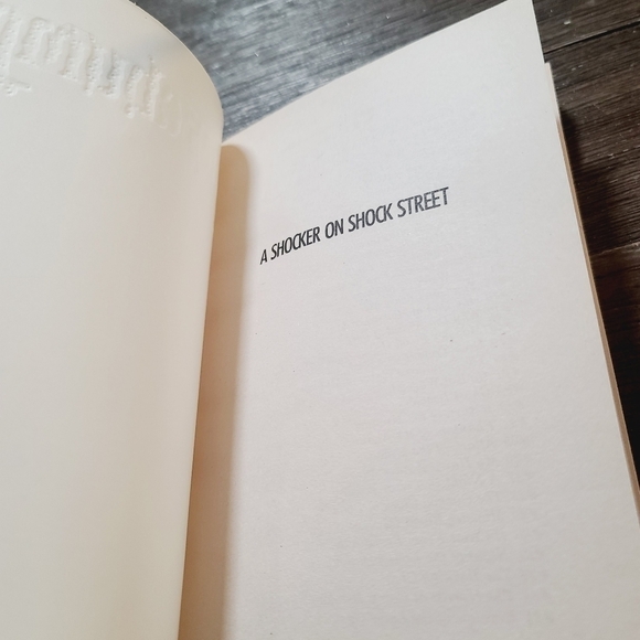 Vintage 90s 1995 Goosebumps #35 A Shocker on Shock Street R.L. Stine Scholastic - Picture 3 of 7